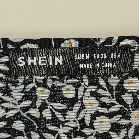 Shein Boho Ditzy Daisy Print Crop Front Tie Shirt (M) - Picture 5 of 8